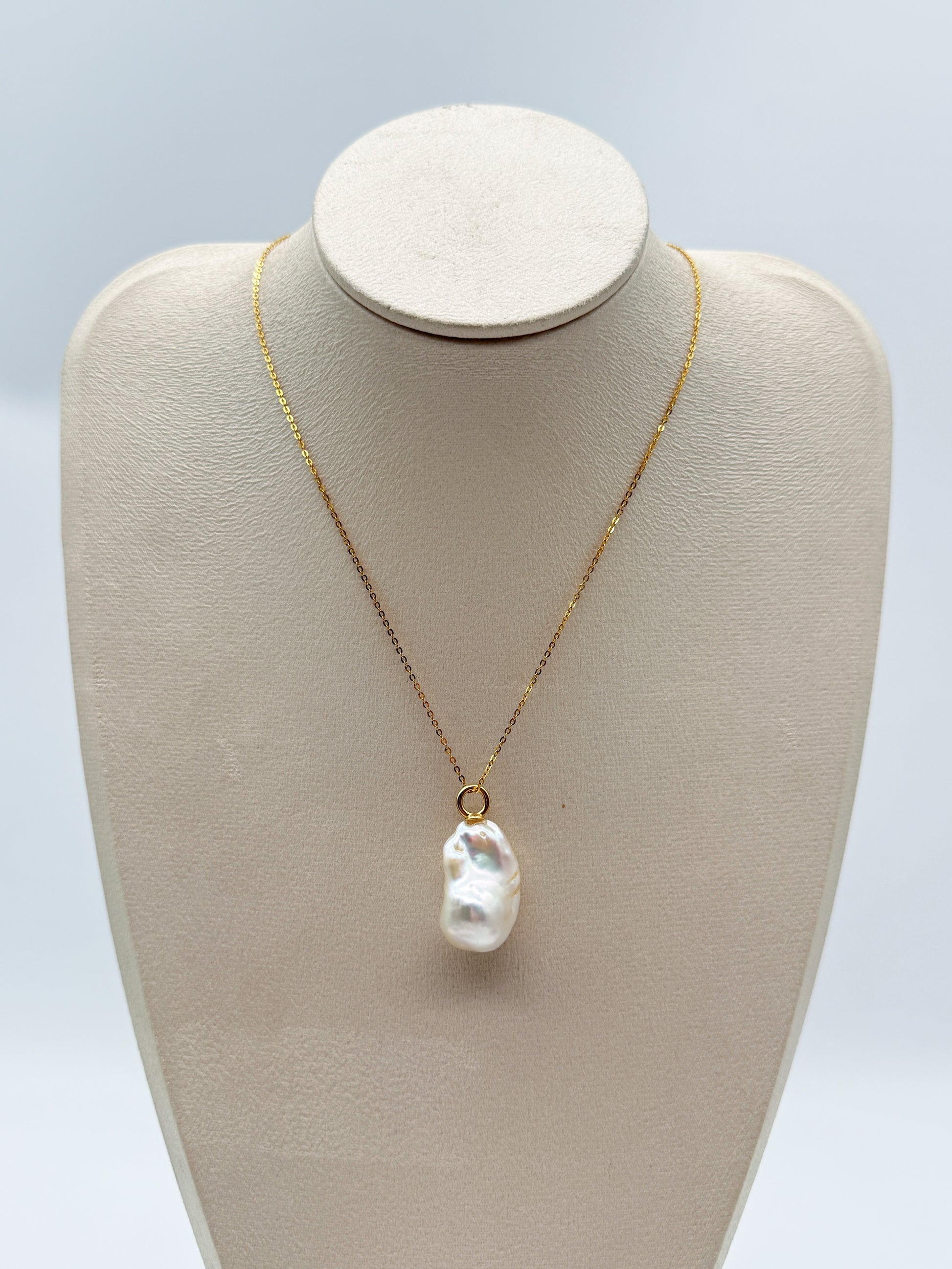 CHAMPAGNE BAROQUE PEARL EARRINGS