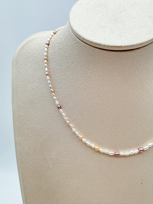 TINY RICE PEARL NECKLACE