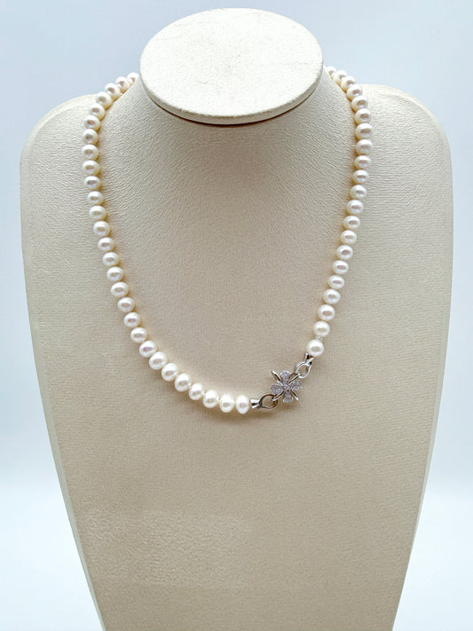 CLASSIC FRESHWATER SEMI ROUND PEARL NECKLACE