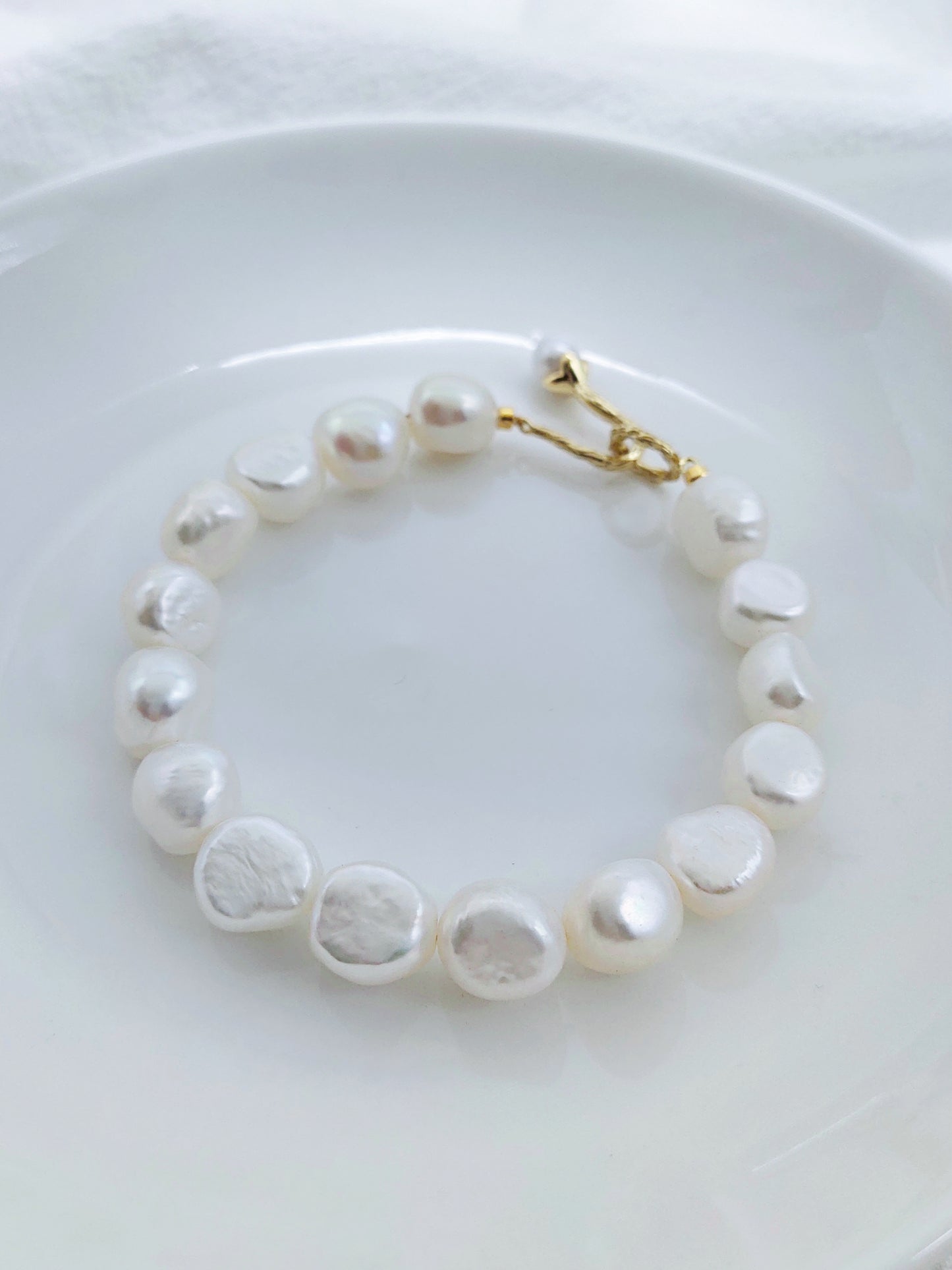 LARGE FRESHWATER PEARL BRACELET