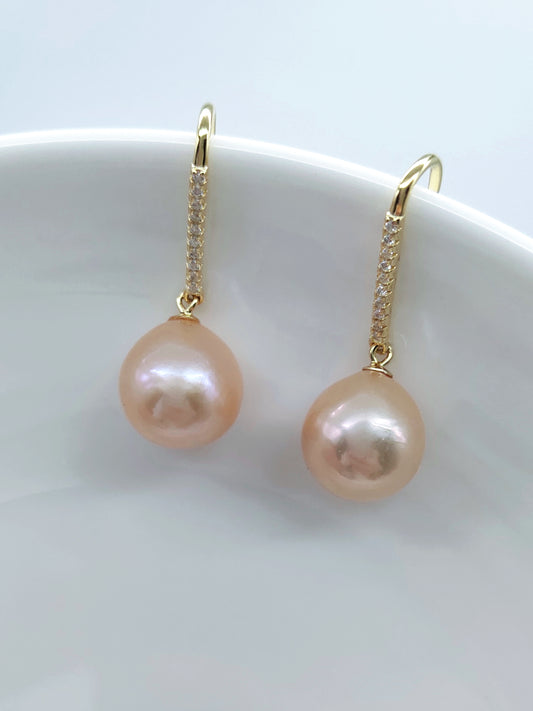 NATURAL PEACH BAROQUE PEARL EARRINGS