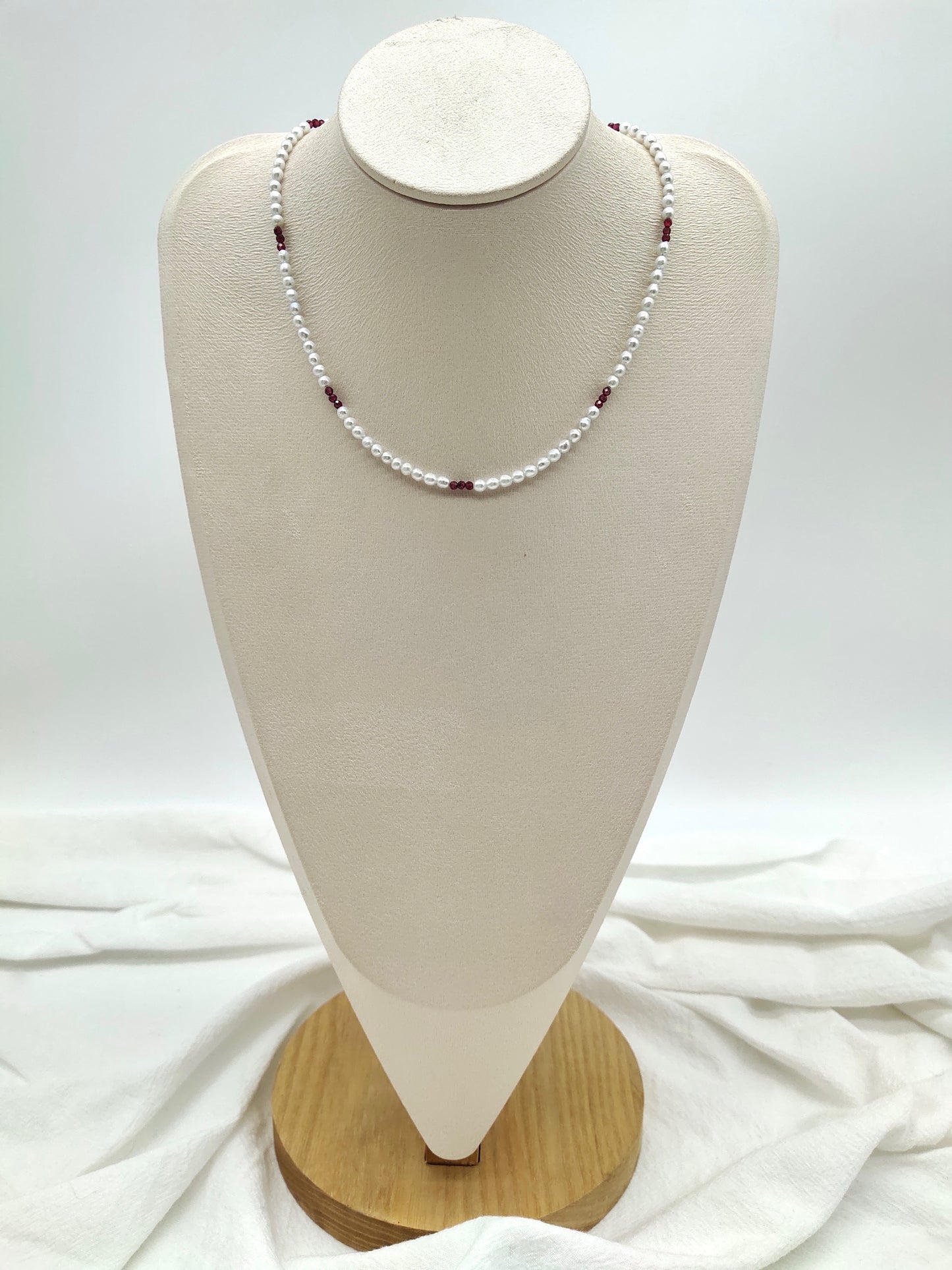 NATURAL GARNET WITH FRESHWATER PEARL NECKLACE