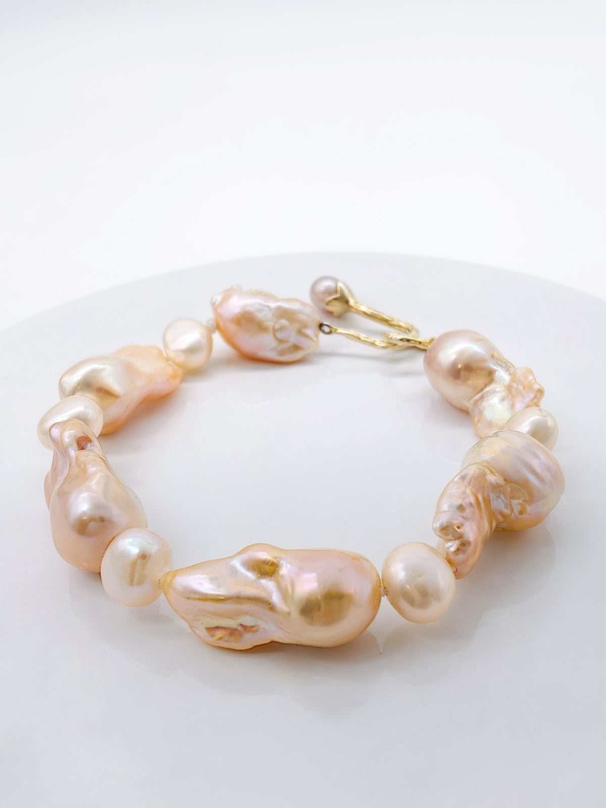 PEACH COLOUR LARGE BAROQUE PEARL BRACELET