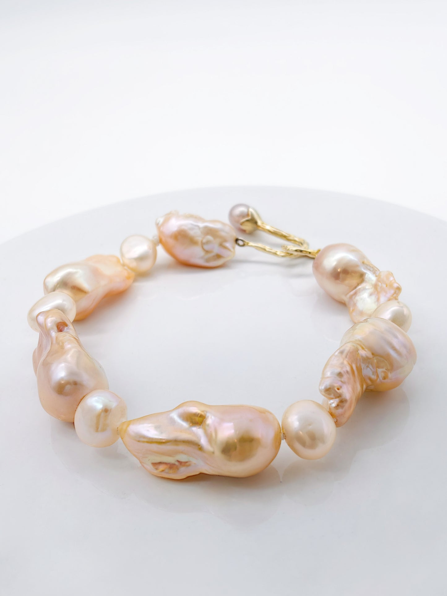 PEACH COLOUR LARGE BAROQUE PEARL BRACELET