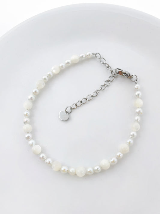 FRESHWATER PEARL WITH MOTHER OF PEARL BRACELET