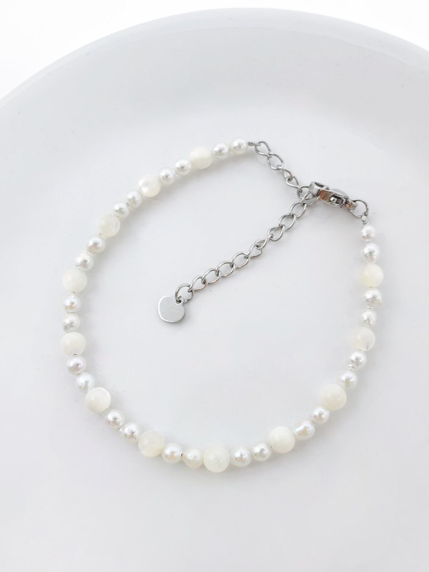 FRESHWATER PEARL WITH MOTHER OF PEARL BRACELET