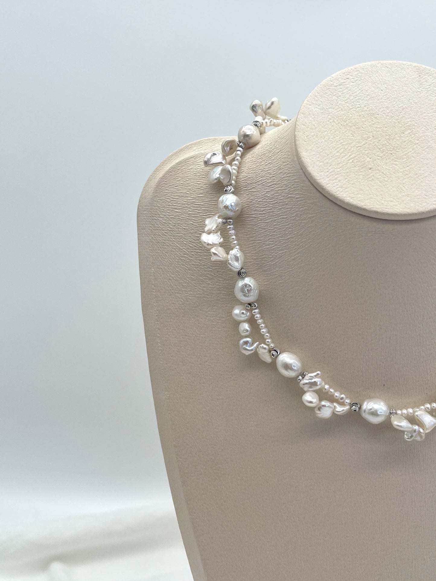 LACE PEARL NECKLACE