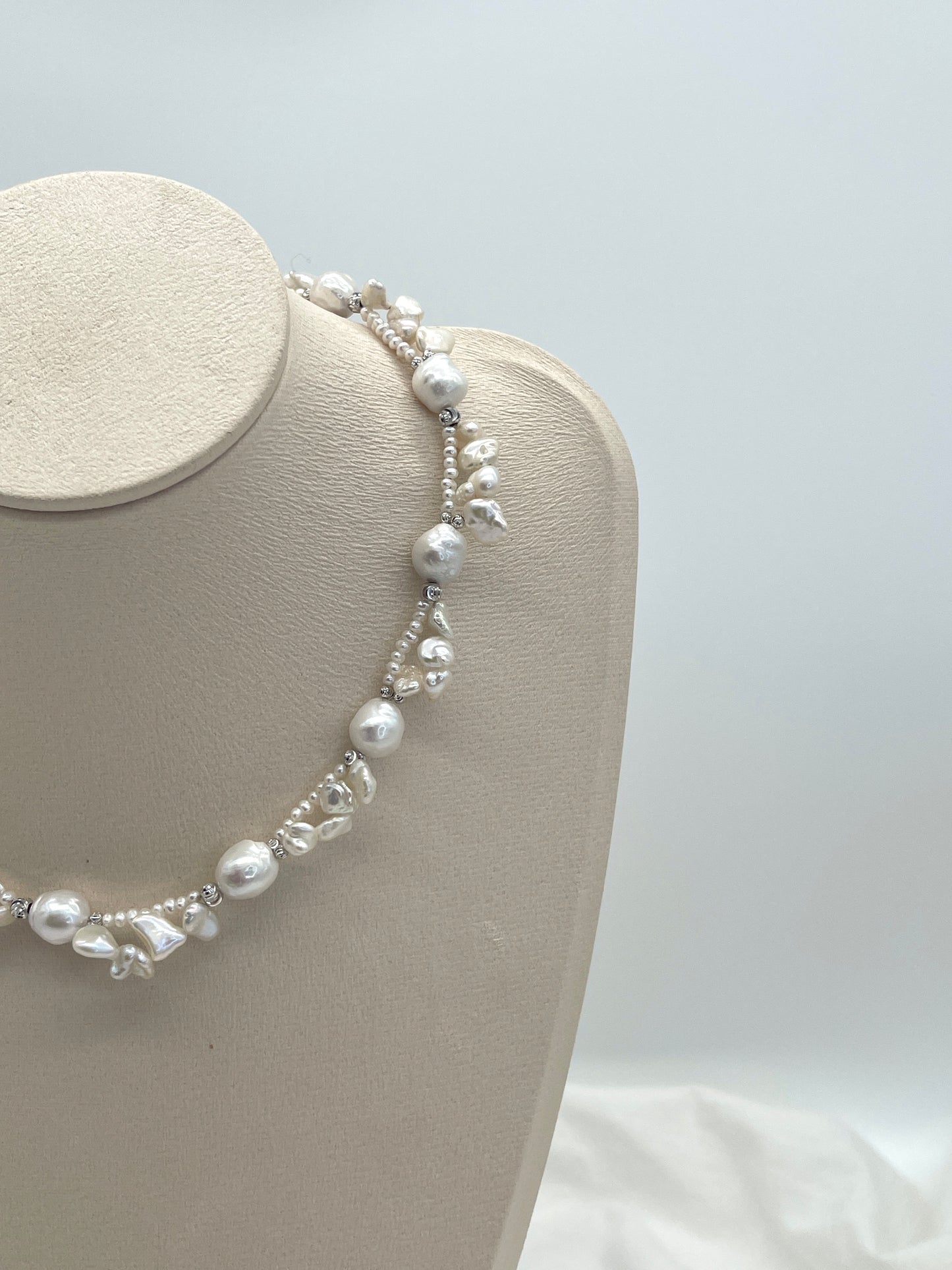 LACE PEARL NECKLACE