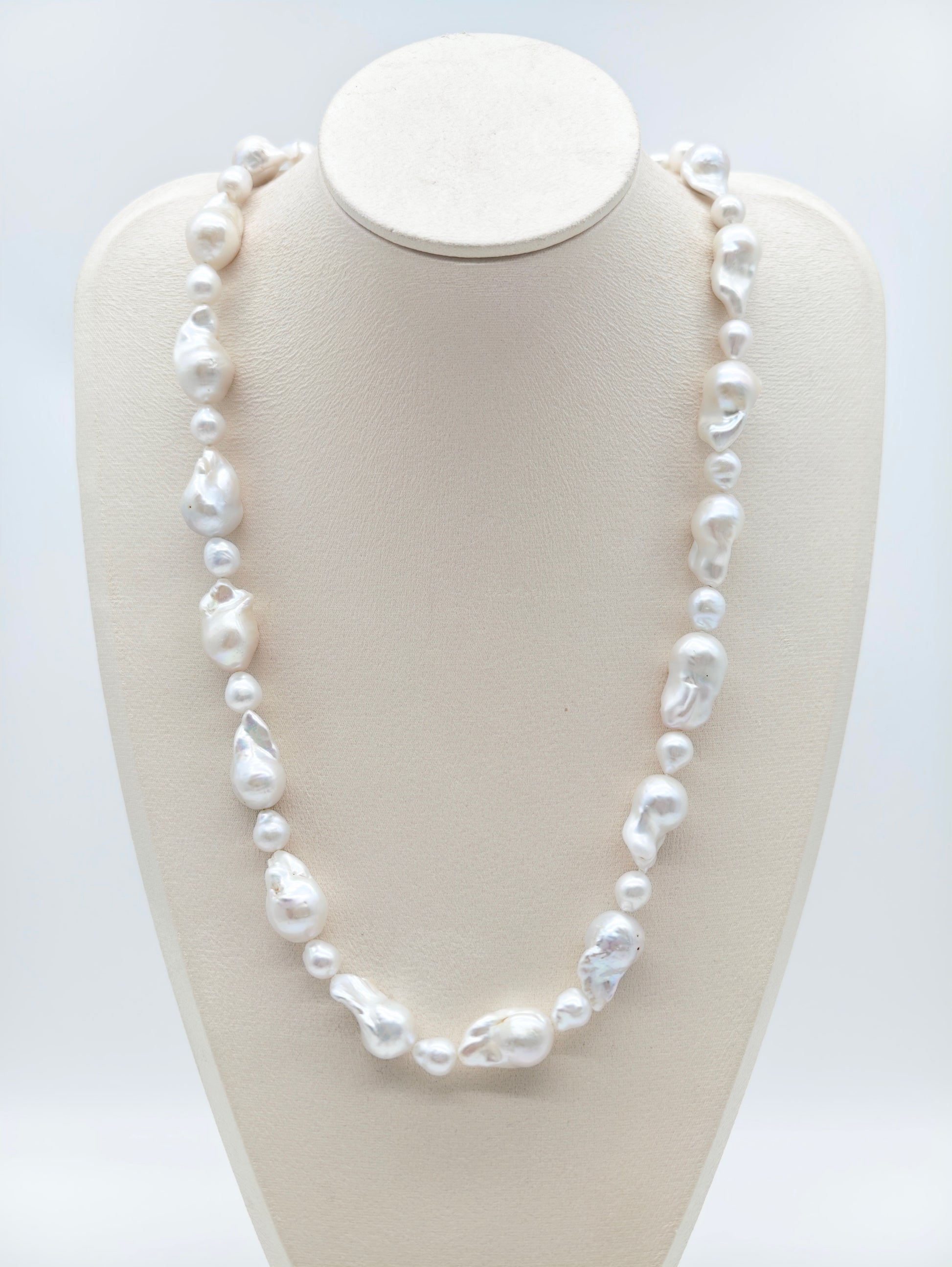 LARGE BAROQUE PEARL NECKLACE - 60cm