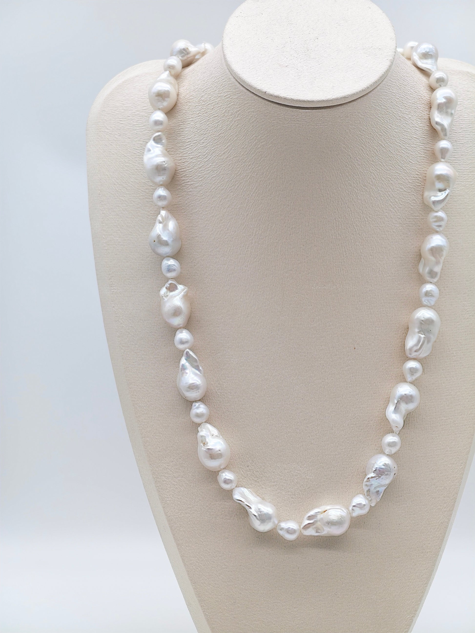 LARGE BAROQUE PEARL NECKLACE - 60cm
