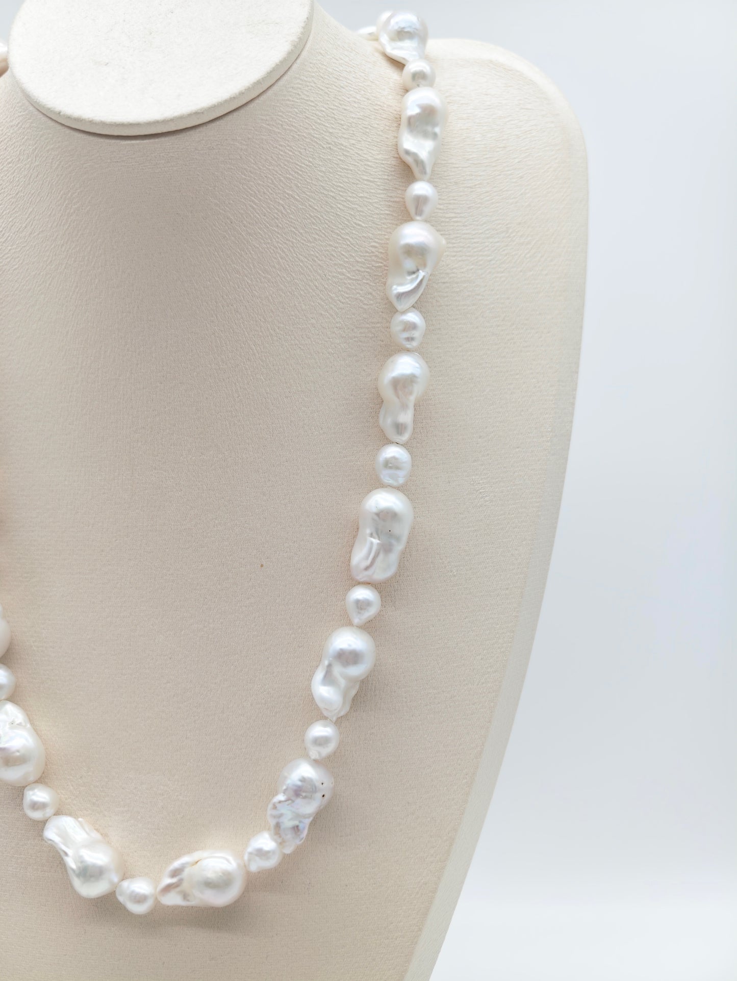 LARGE BAROQUE PEARL NECKLACE - 60cm