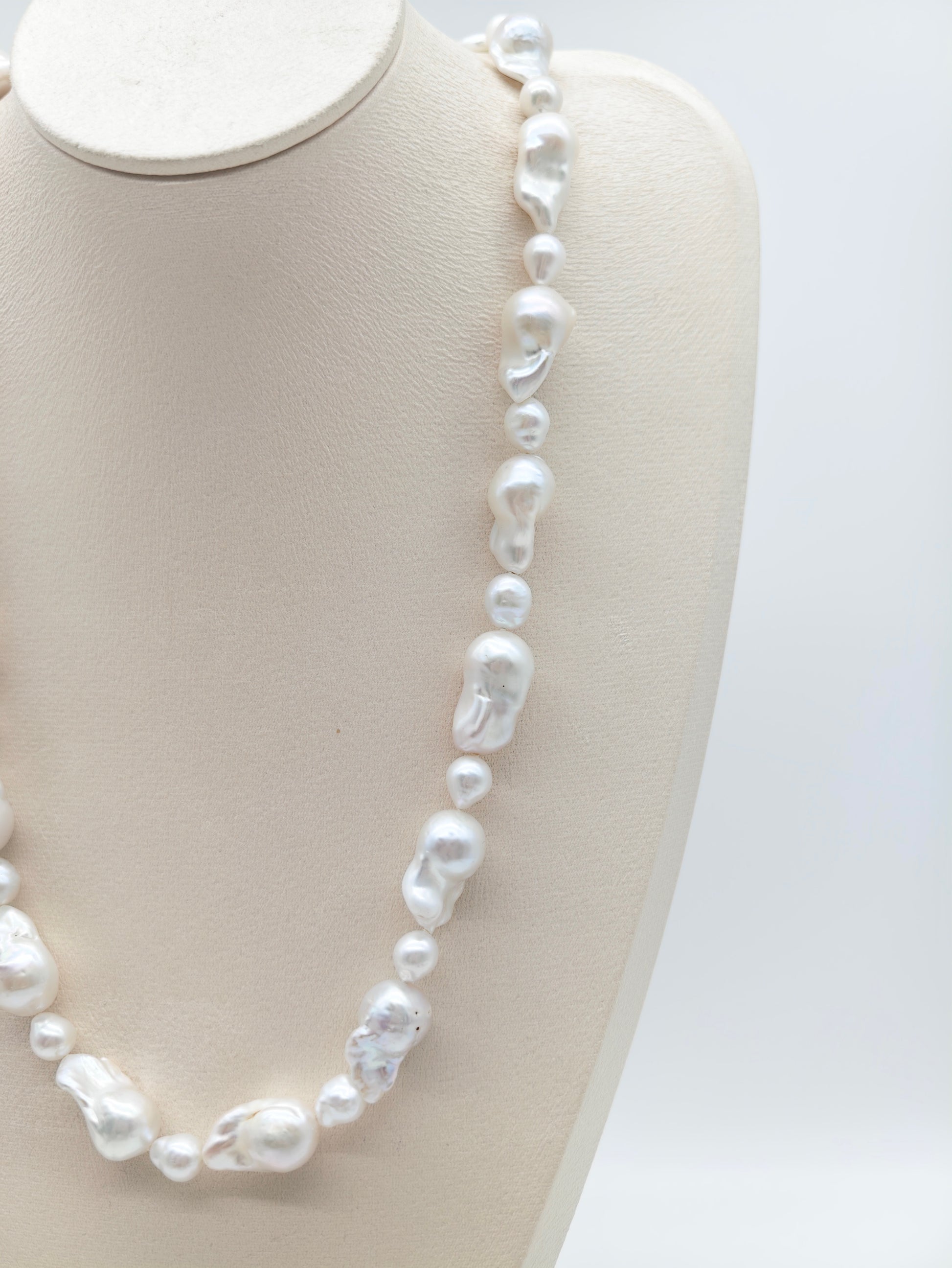 LARGE BAROQUE PEARL NECKLACE - 60cm