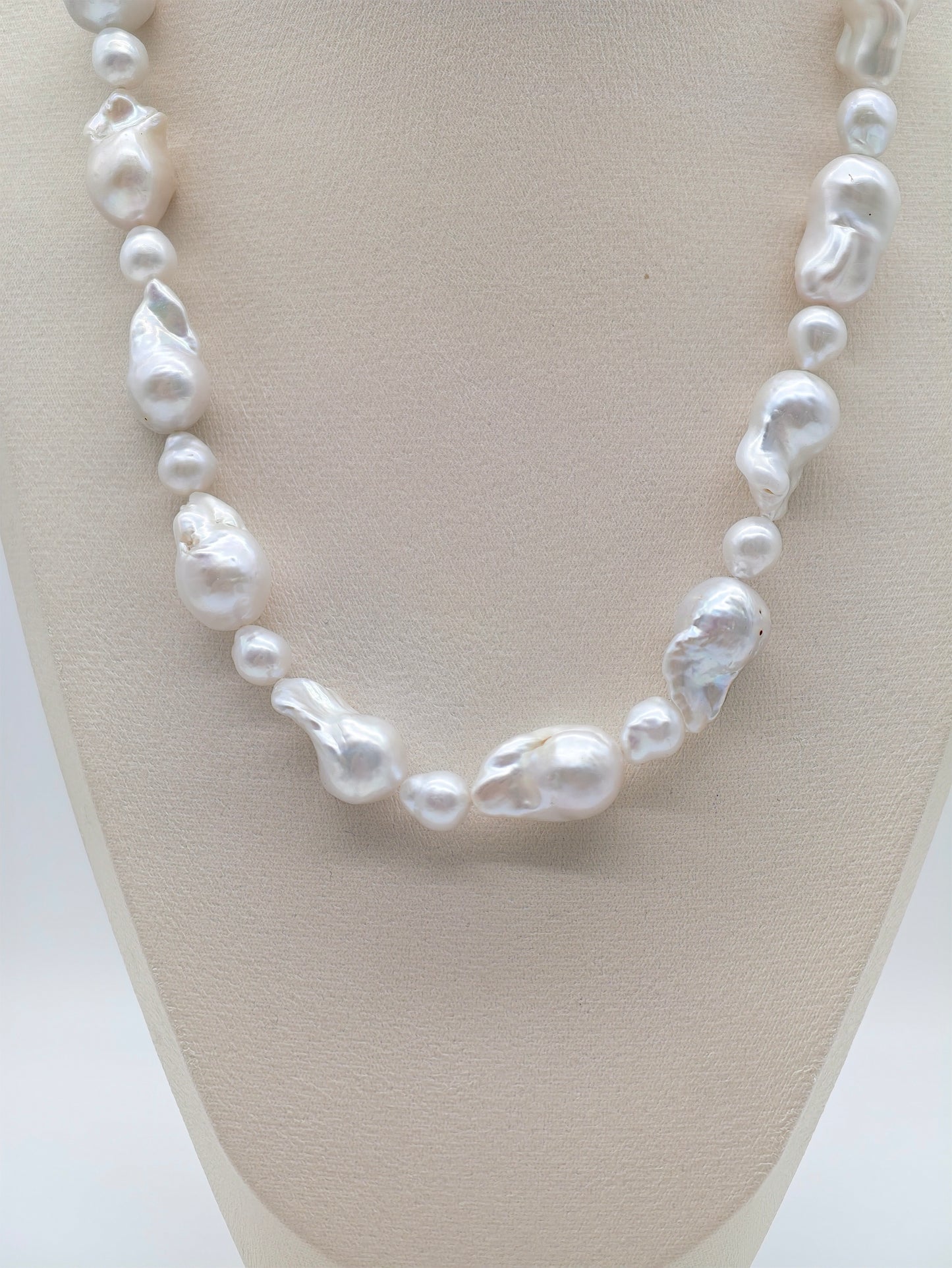 LARGE BAROQUE PEARL NECKLACE - 60cm