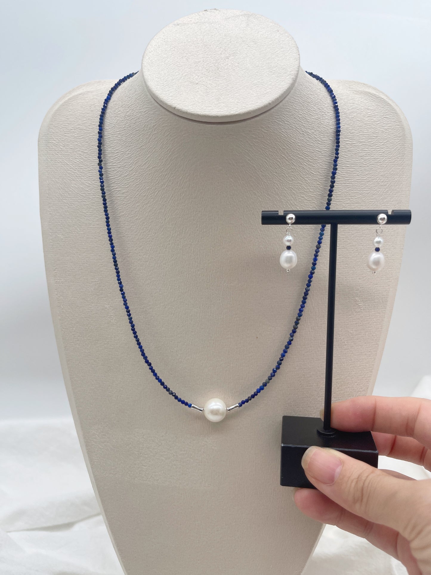 CUSTOM-MADE NECKLACE AND EARRINGS WITH NATURAL LAPIS LAZULI