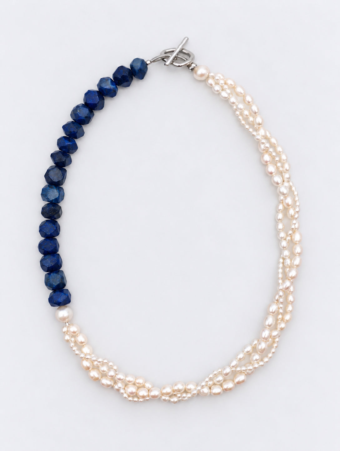 TWIST FRESHWATER PEARL & LAPIS LAZULI NECKLACE