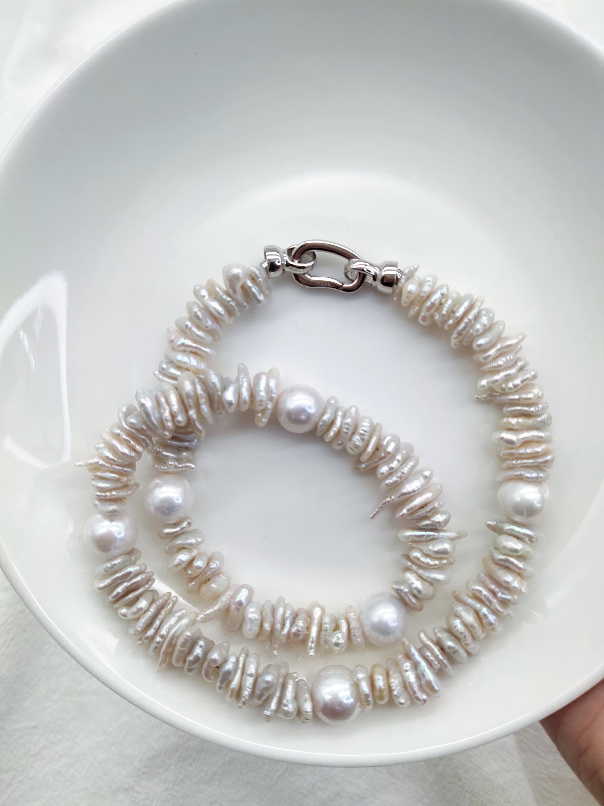 KESHI PEARL NECKLACE