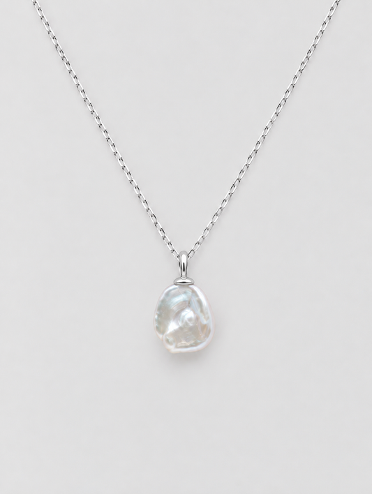 THE WHITE KESHI PEARL PENDANT
