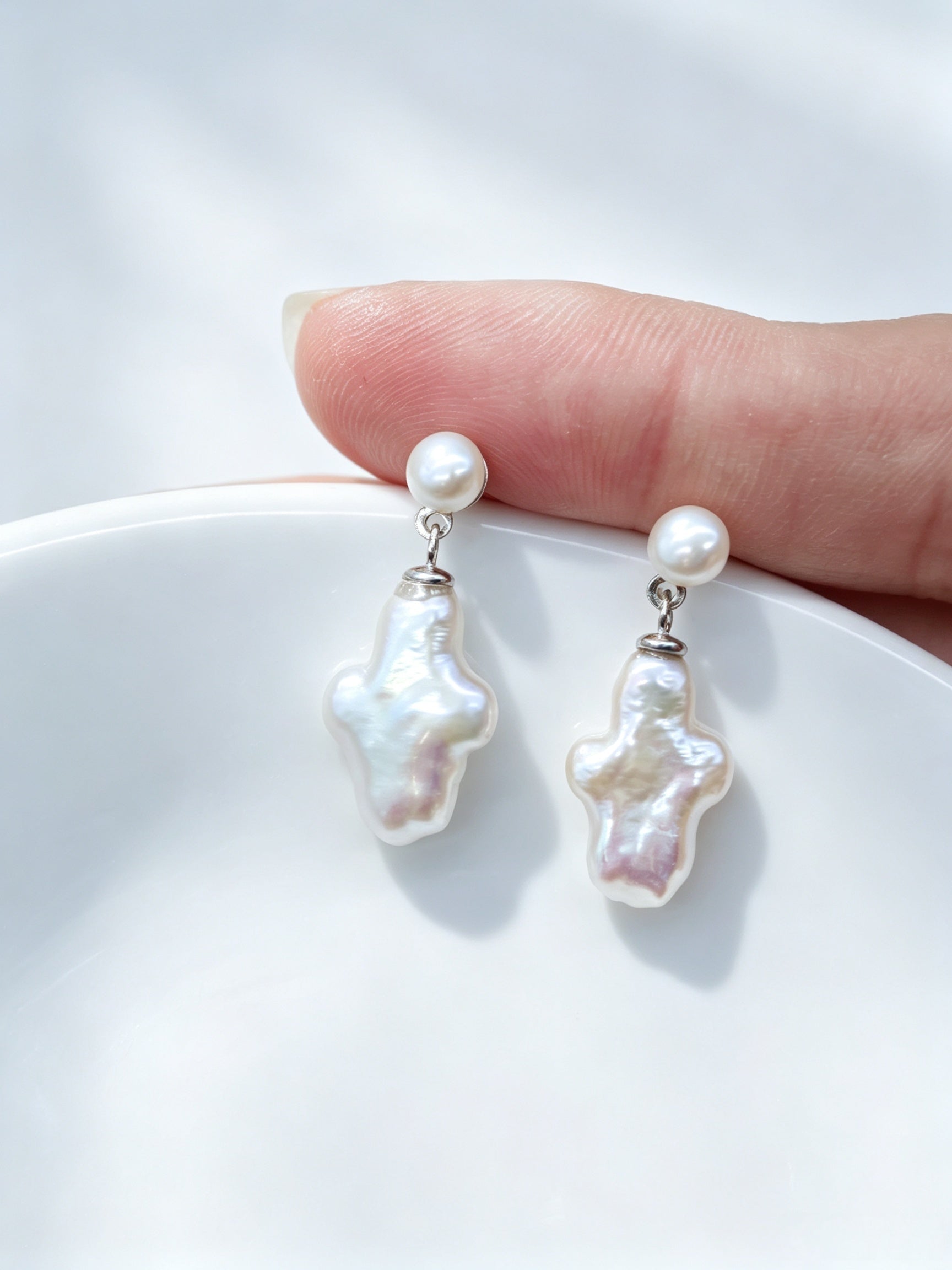 WHITE CROSS PEARL EARRINGS