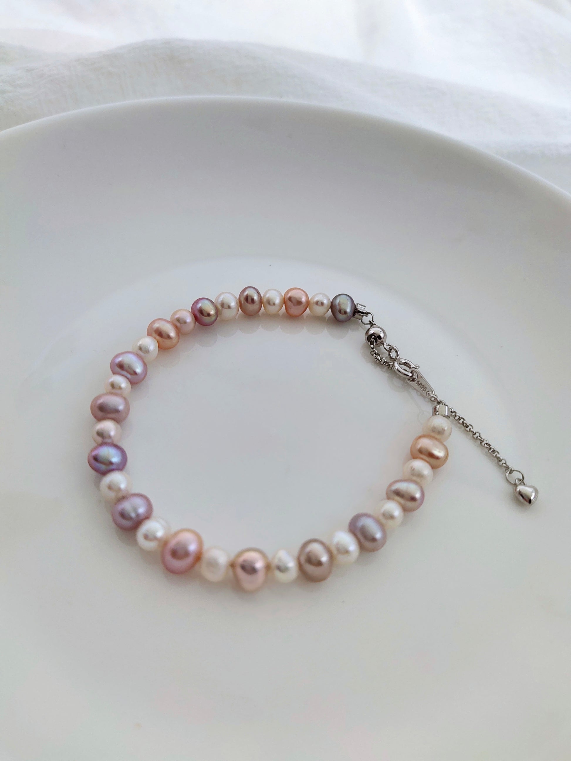 JACARANDA FRESHWATER PEARL BRACELET