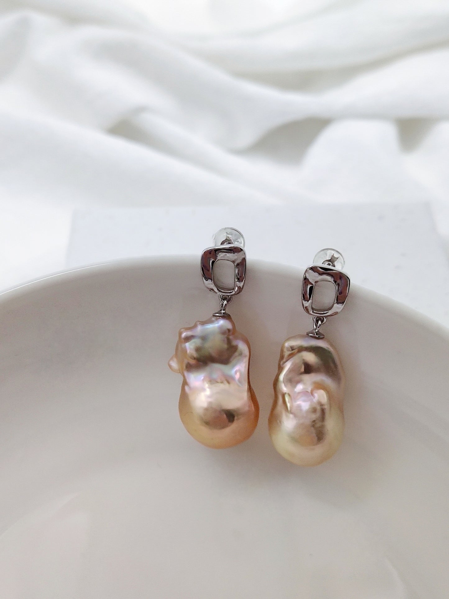 CHAMPAGNE BAROQUE PEARL EARRINGS WITH GREEN LUSTER