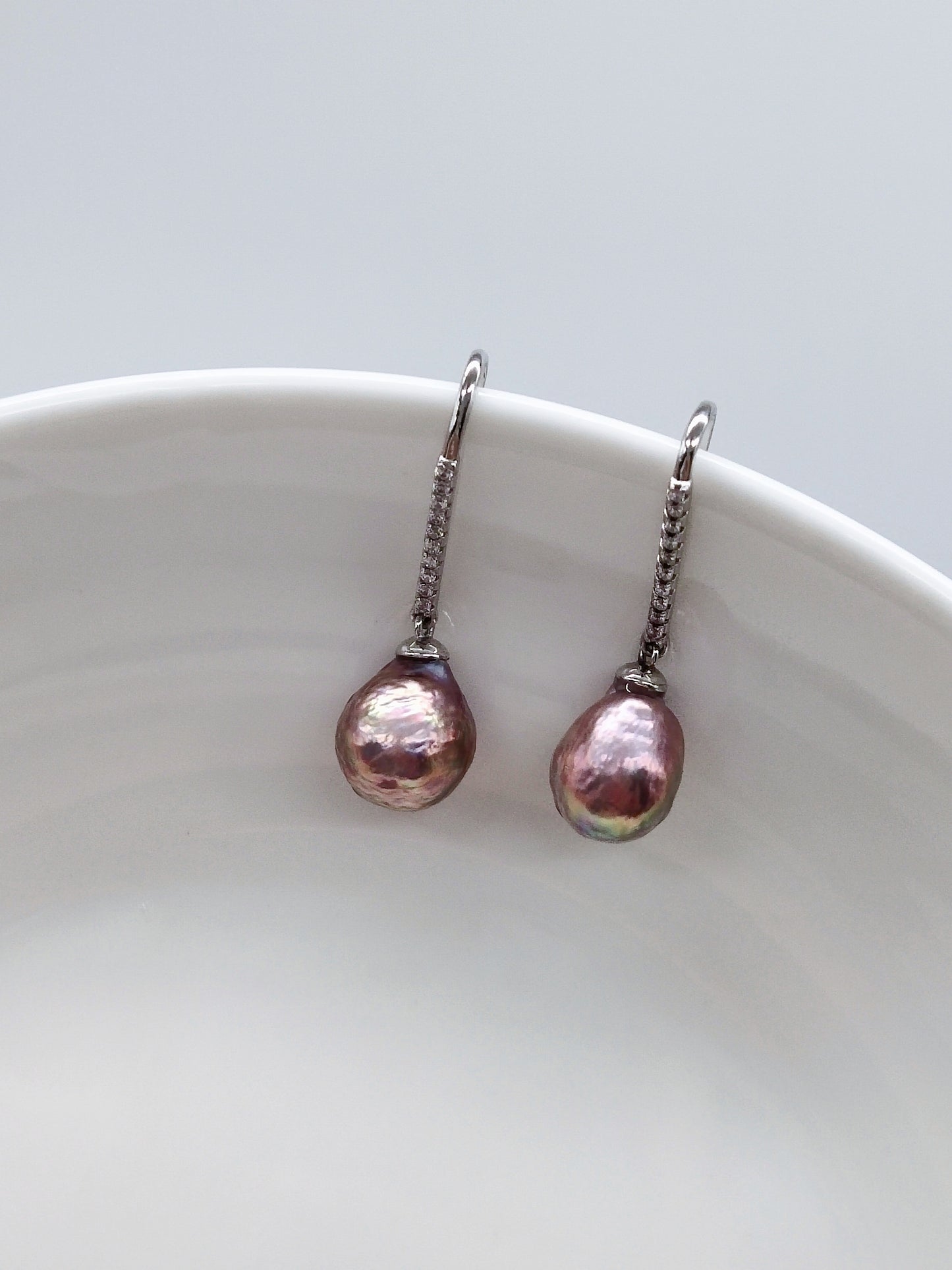 IRIDESCENT RIPPLE PEARL EARRINGS