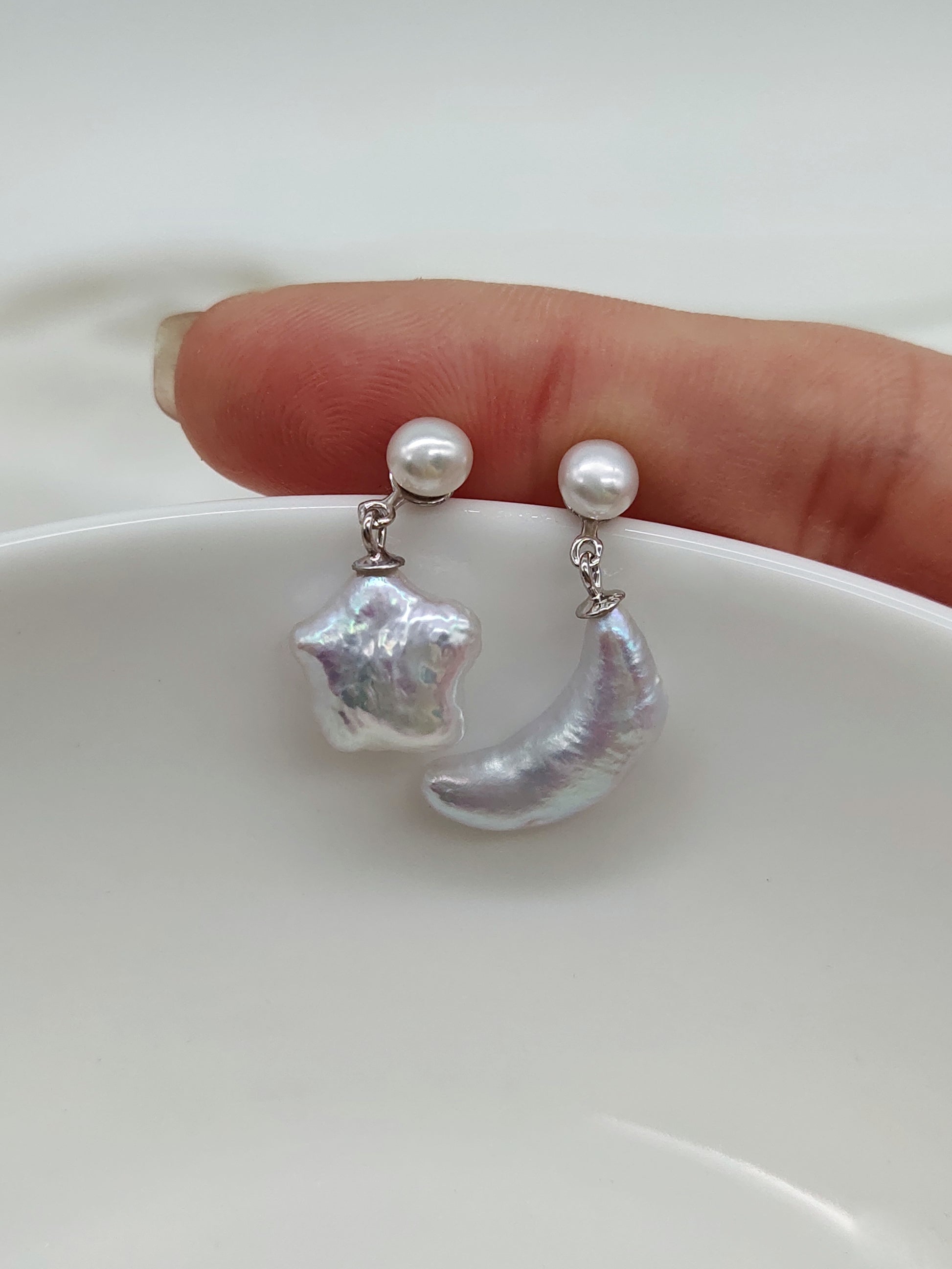 WHITE MOON & STAR PEARL EARRINGS