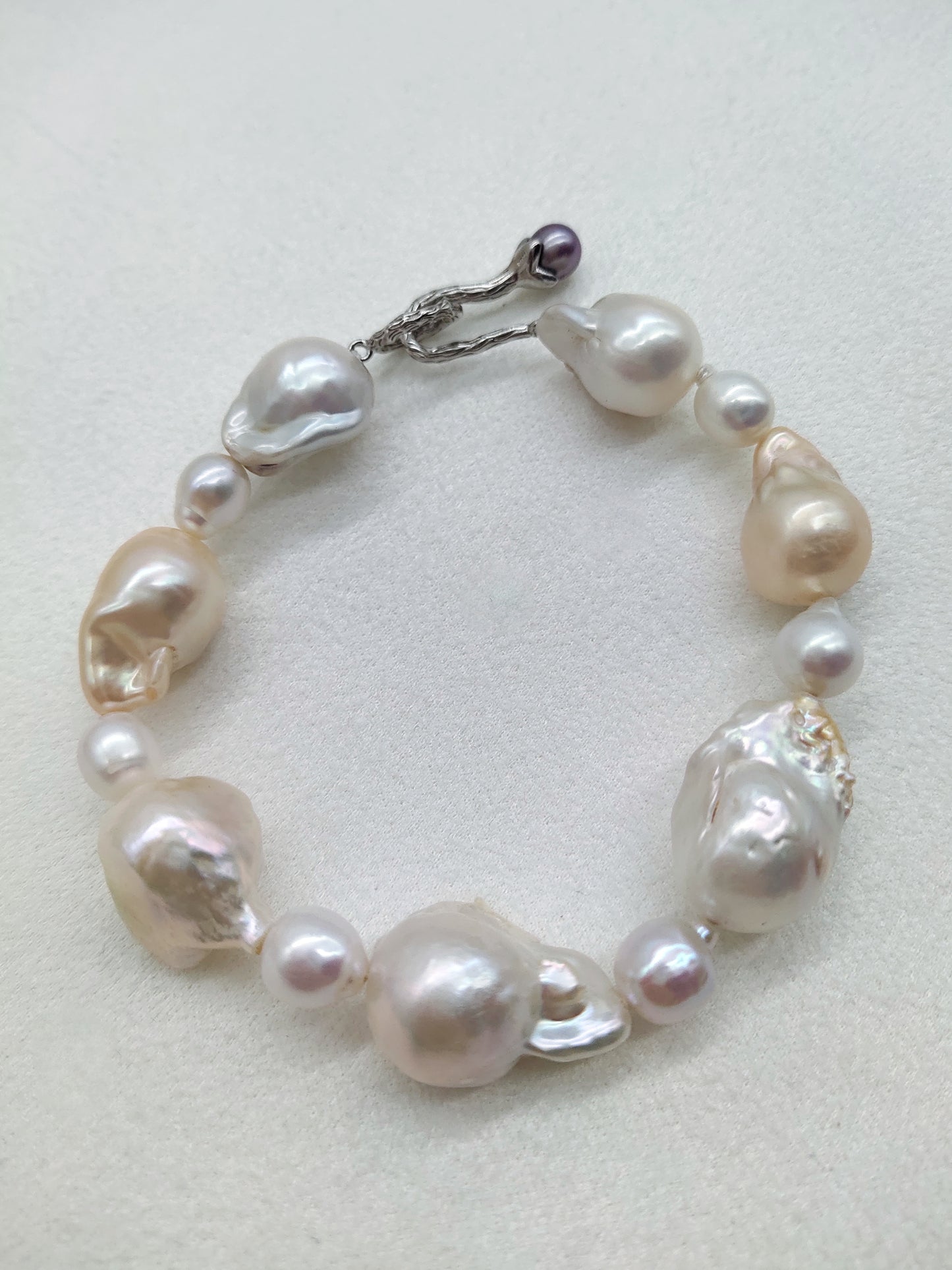 CREAM COLOUR FRESHWATER BAROQUE PEARL BRACELET