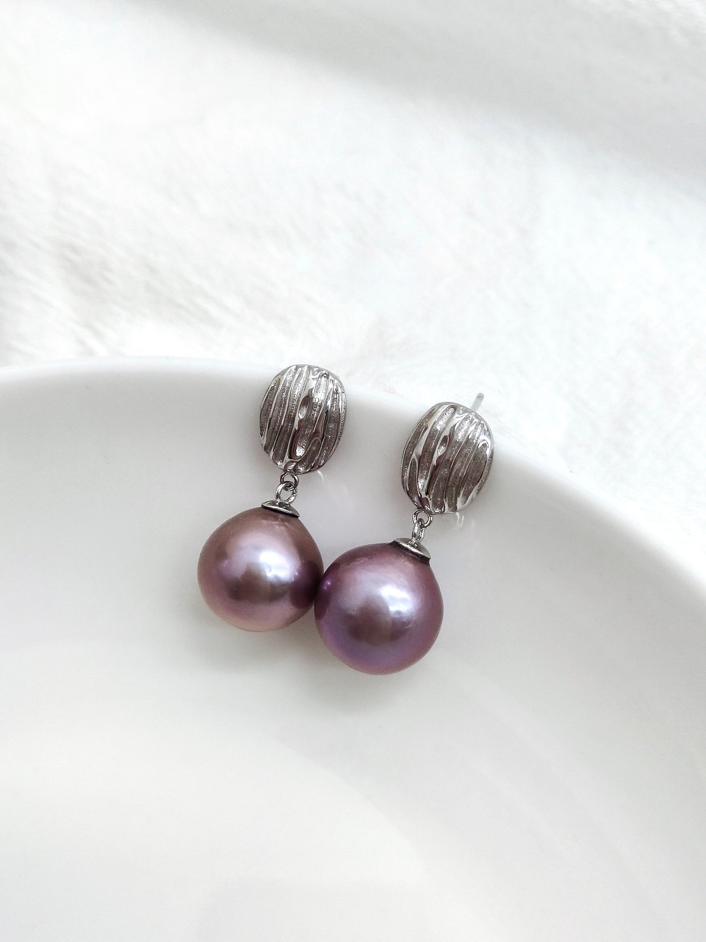 NATURAL PURPLE  PEARL EARRINGS