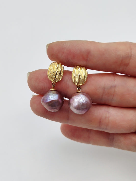 IRIDESCENT RIPPLE PEARL EARRINGS