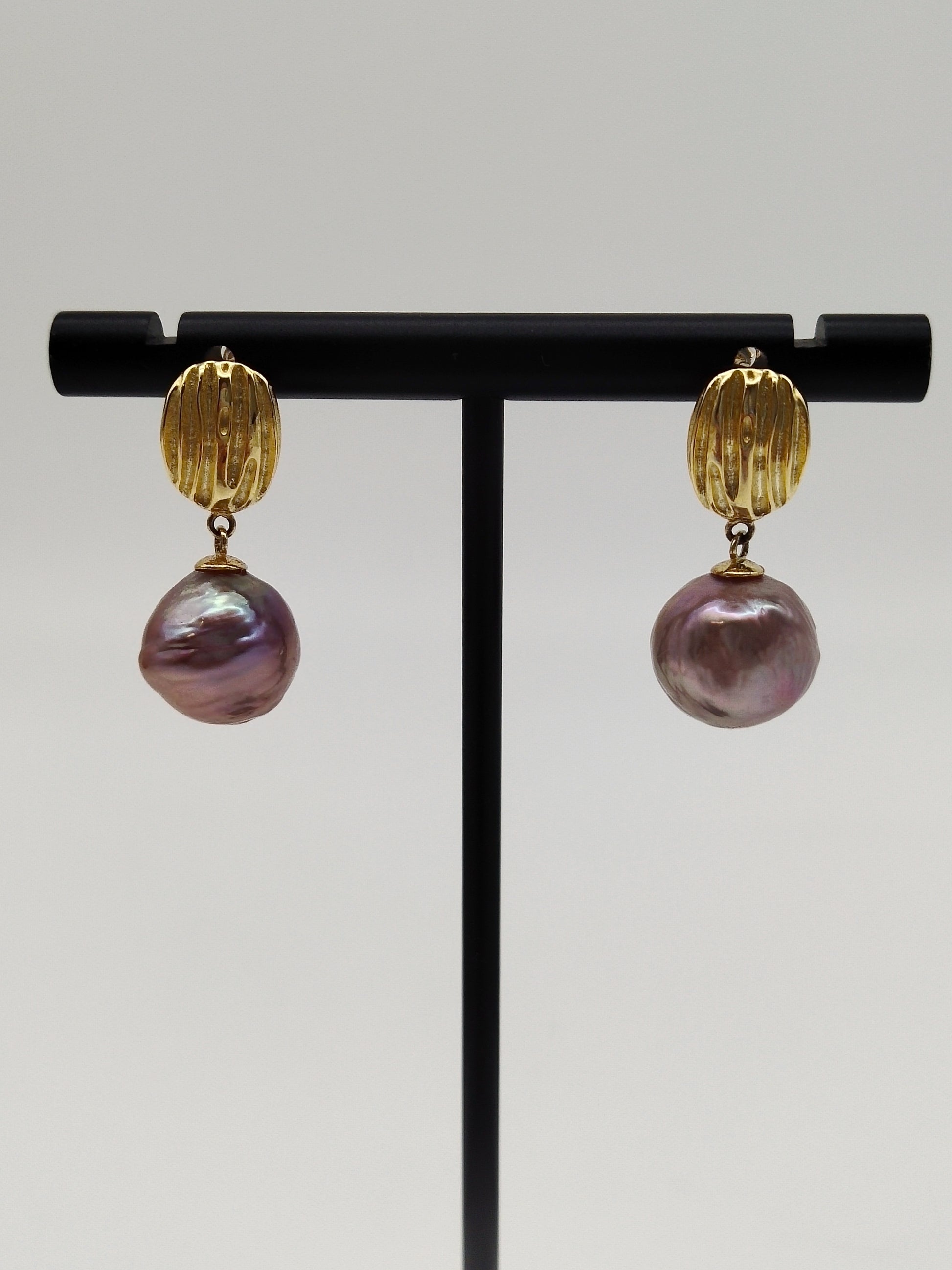 IRIDESCENT RIPPLE PEARL EARRINGS