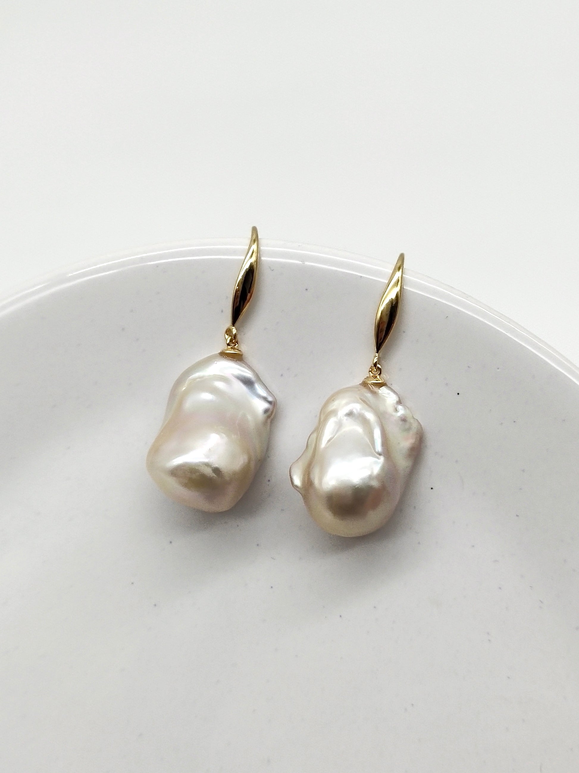 CHAMPAGNE BAROQUE PEARL EARRINGS