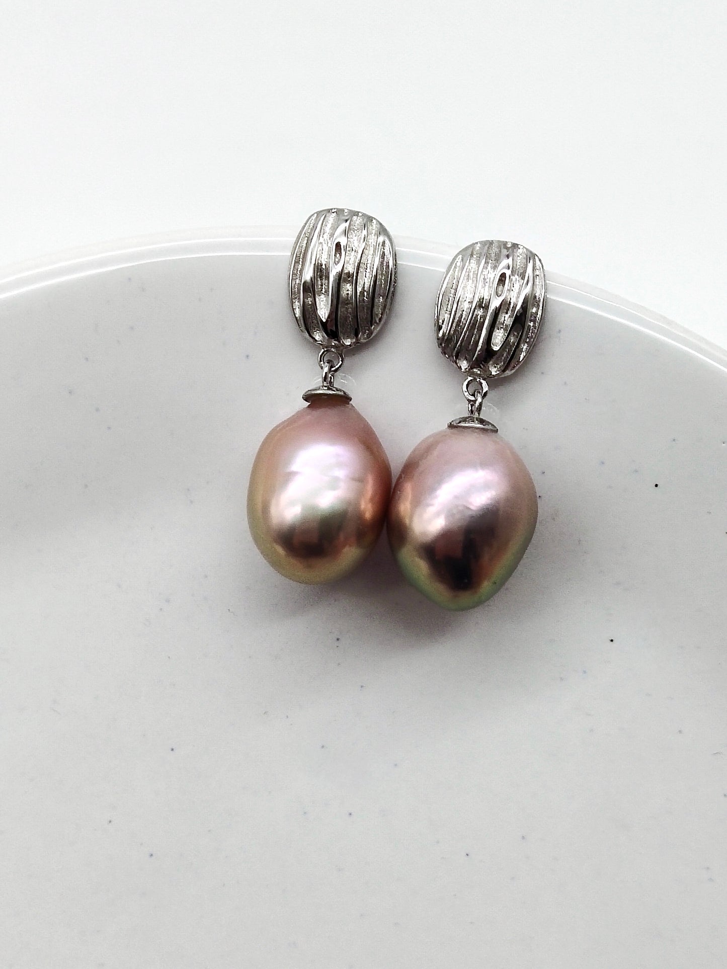 NATURAL PINK PEARL WITH GREEN LUSTER DROP EARRINGS