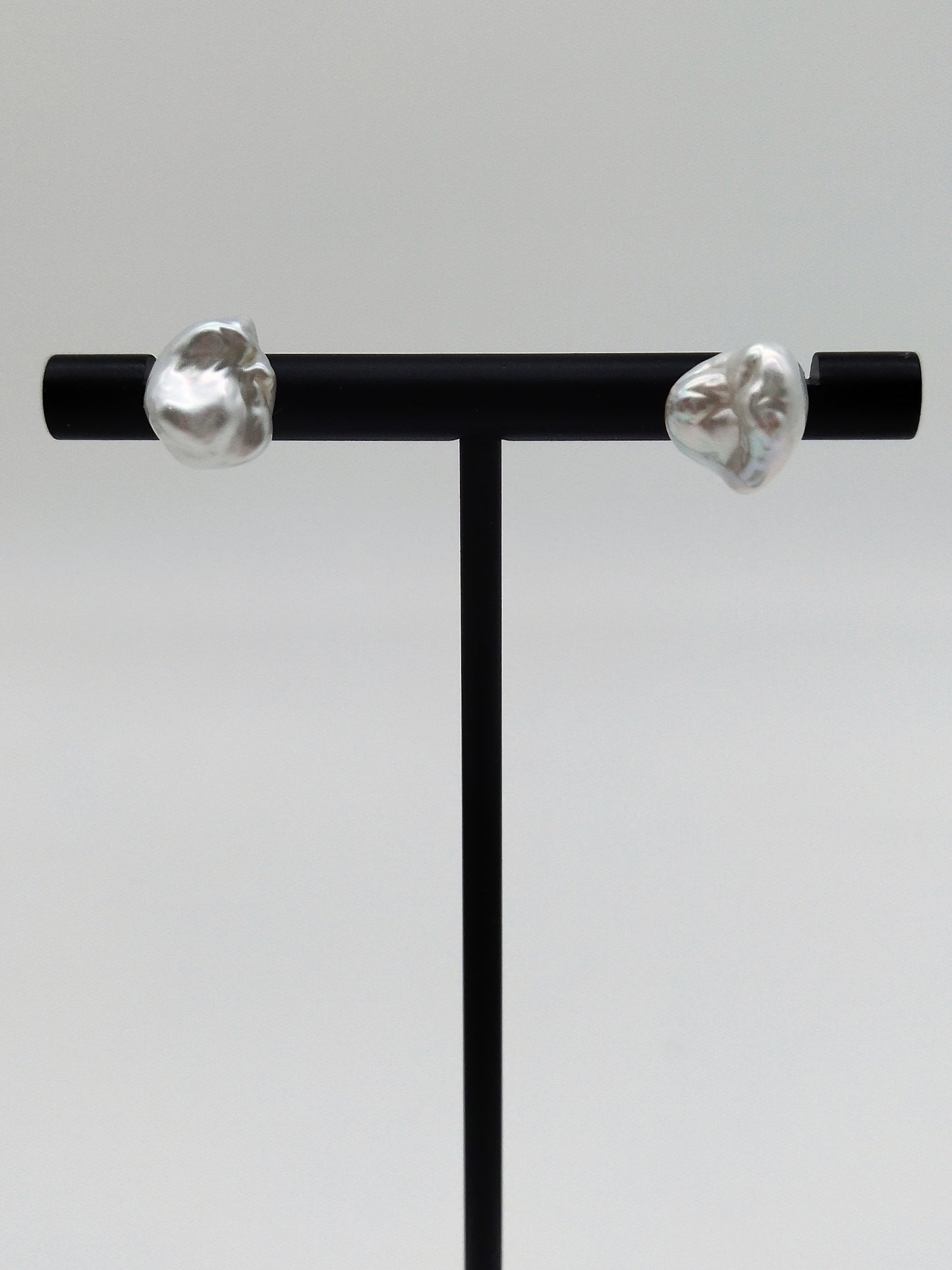 PETAL PEARL STUD EARRINGS - KESHI PEARL