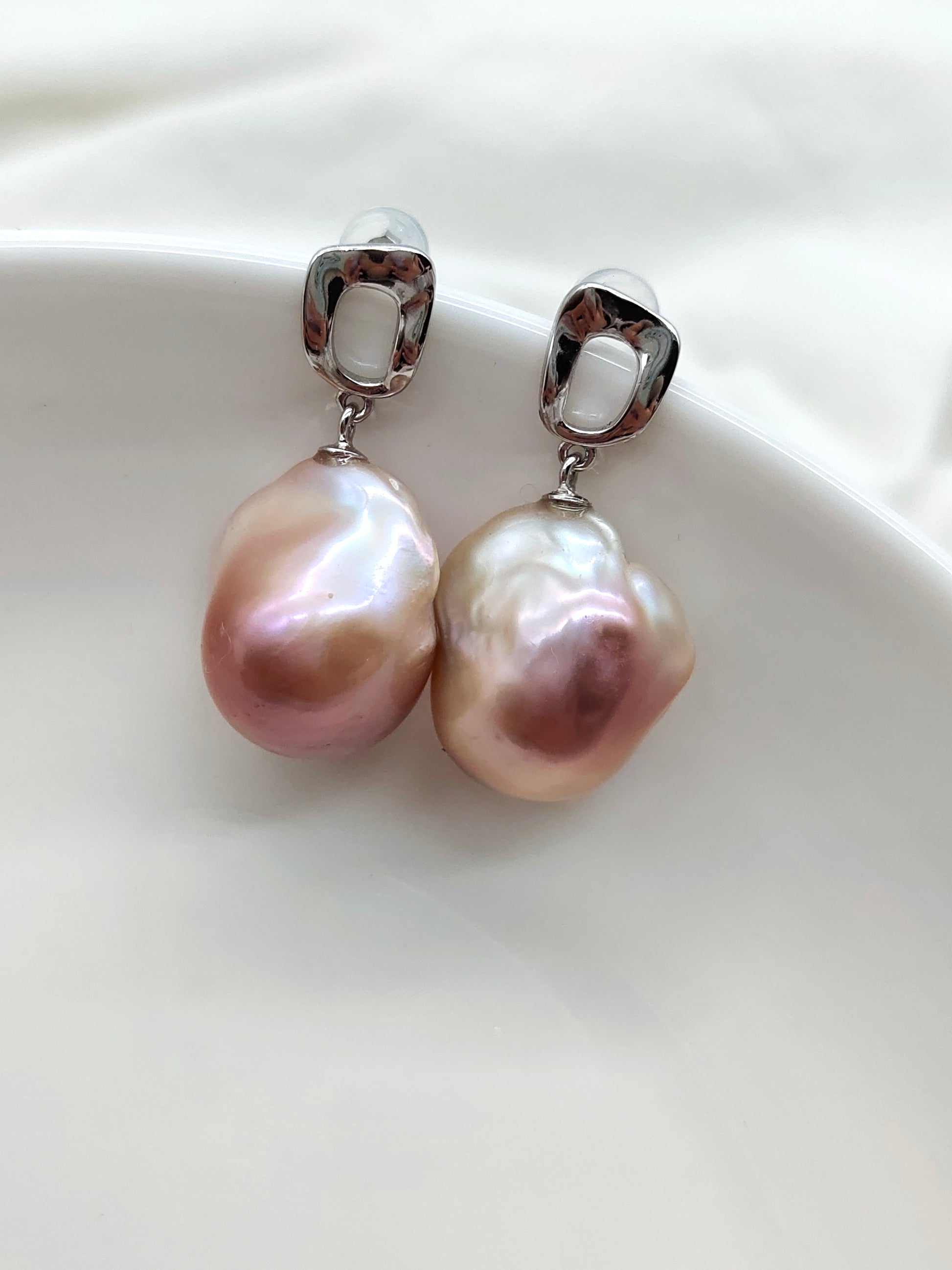 IRIDESCENT BAROQUE PEARL EARRINGS