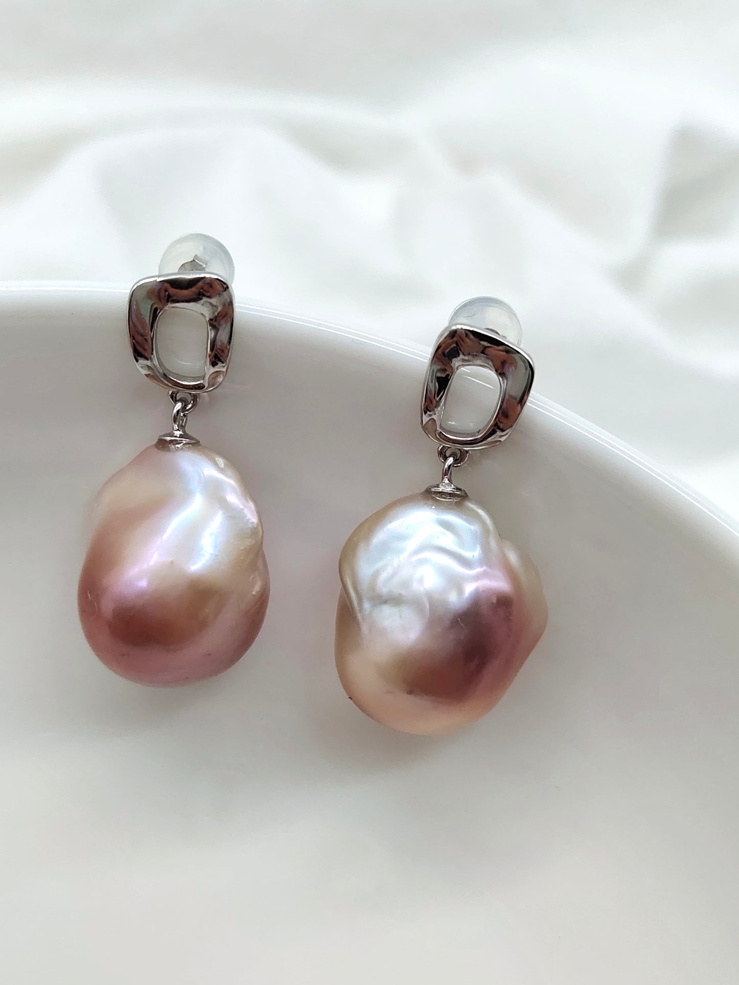 IRIDESCENT BAROQUE PEARL EARRINGS