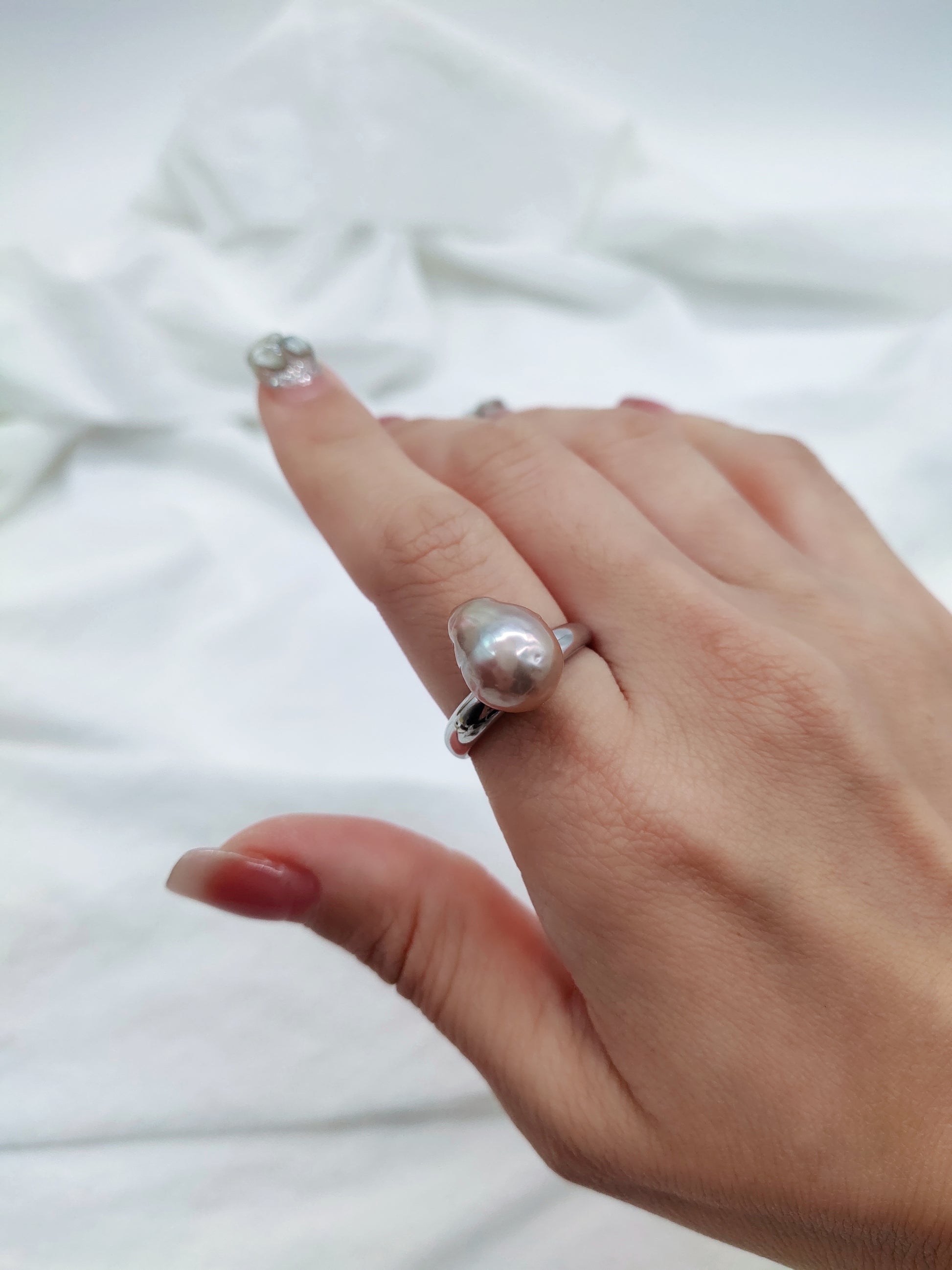 MINI BAROQUE PEARL RING