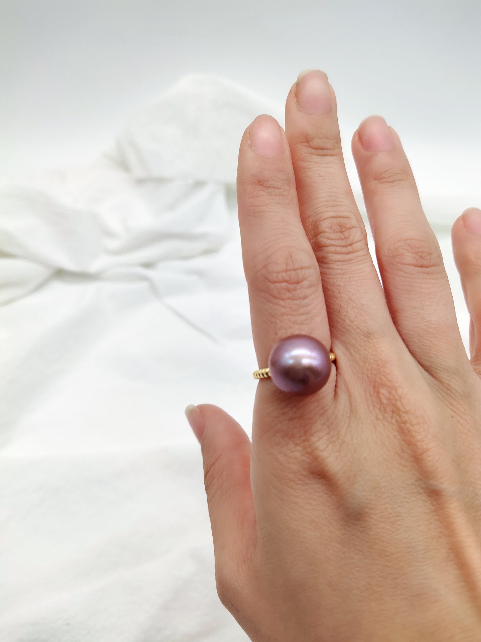 CLASSIC BUTTON SHAPE NATURAL PURPLE PEARL RING