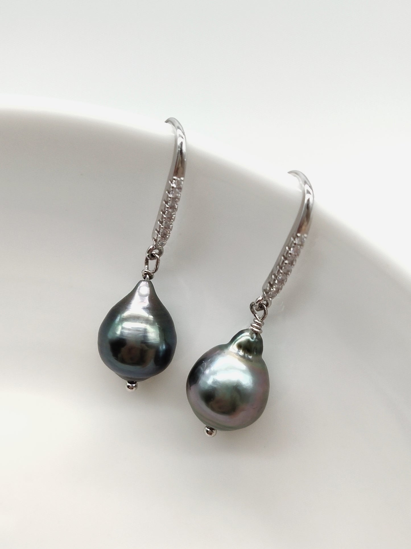 TAHITIAN SOUTH SEA PEARL DROP EARRINGS