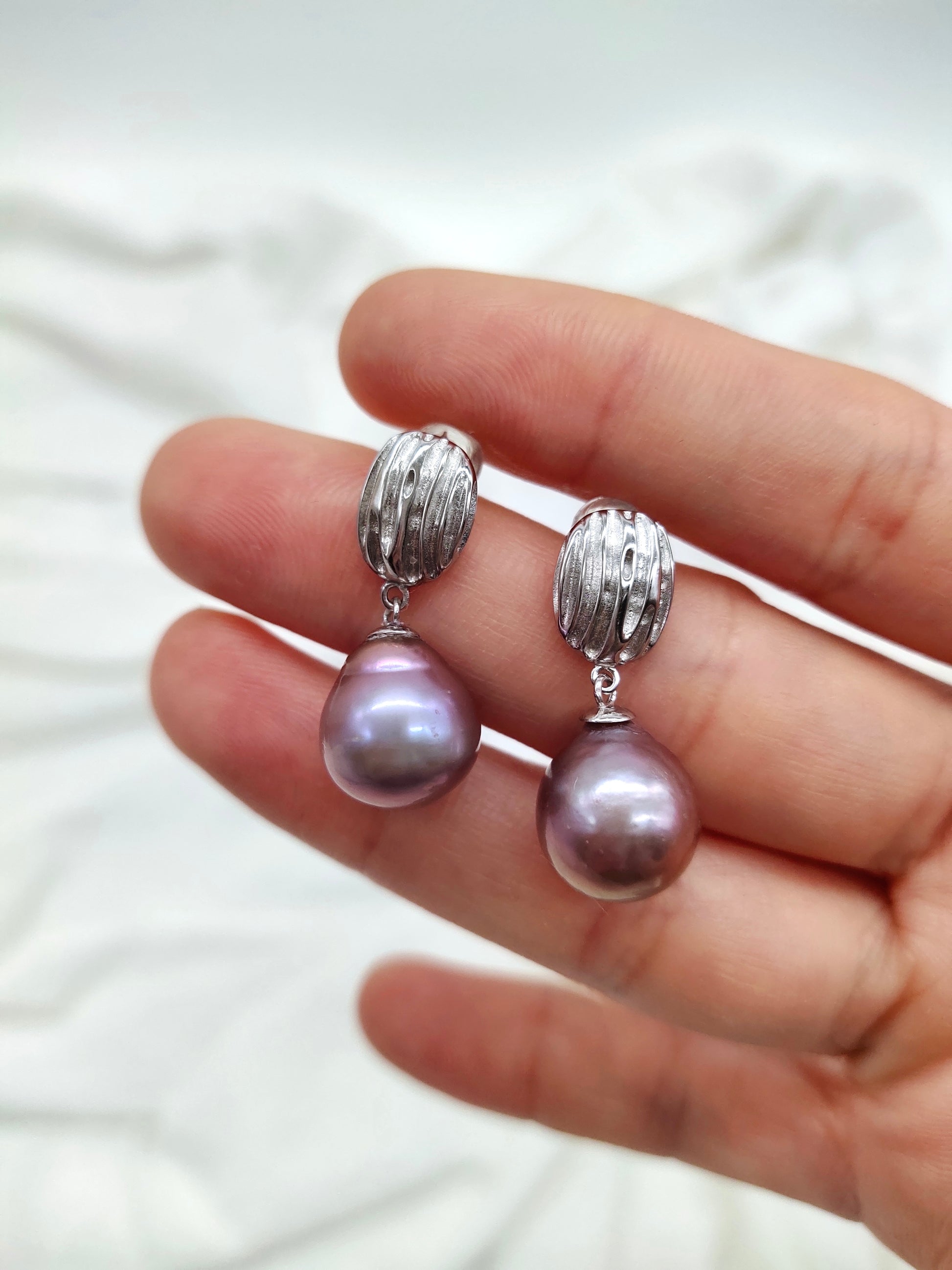 NATURAL PURPLE  PEARL EARRINGS