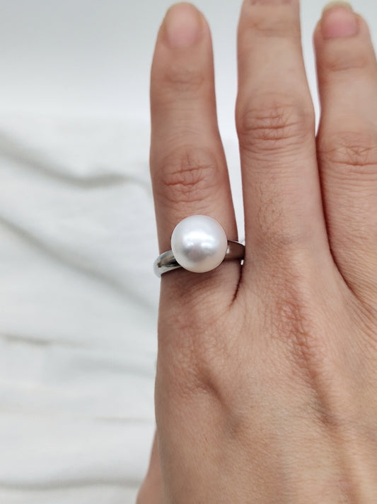 CLASSIC HIGH BUTTON PEARL RING