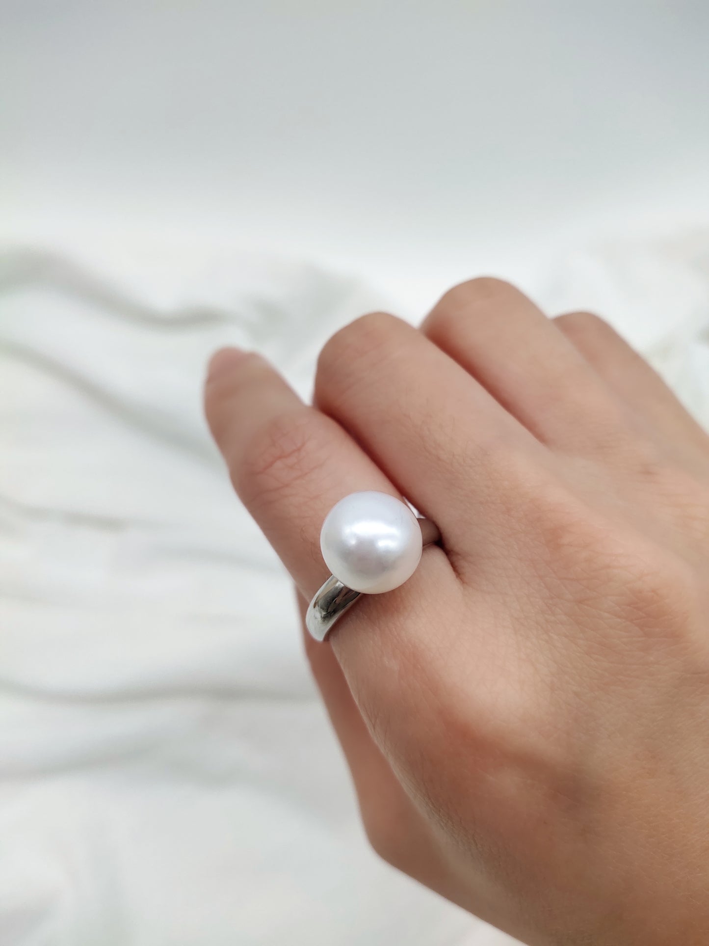 CLASSIC HIGH BUTTON PEARL RING