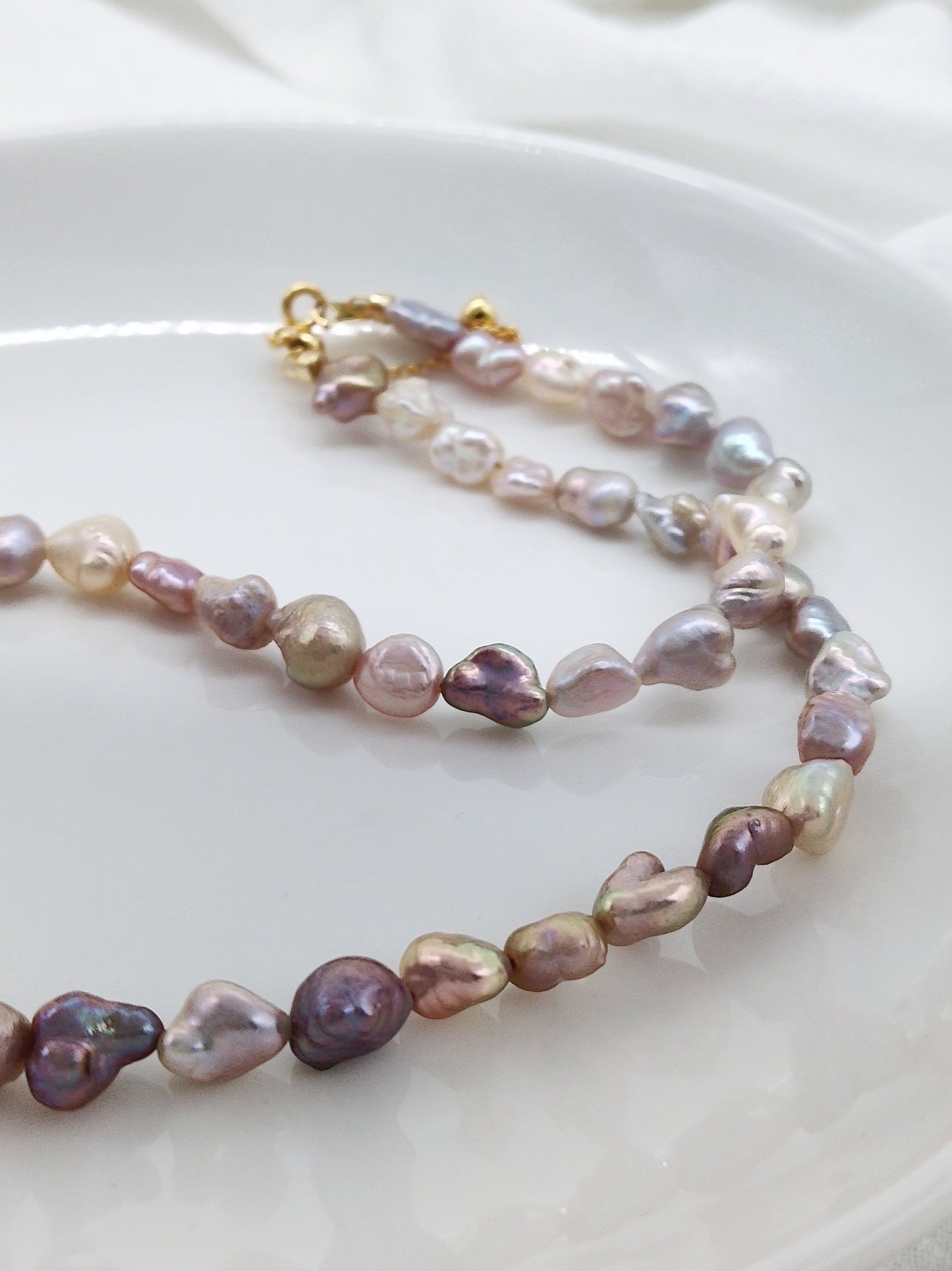 IRIDESCENT FRESHWATER KESHI PEARL NECKLACE