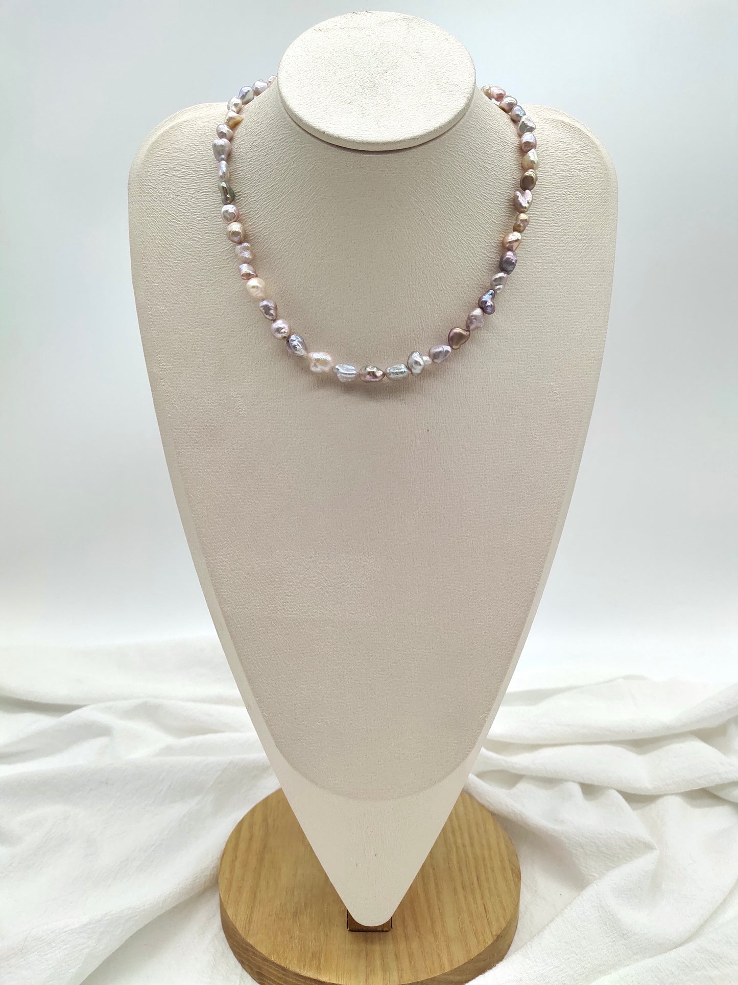 IRIDESCENT FRESHWATER KESHI PEARL NECKLACE