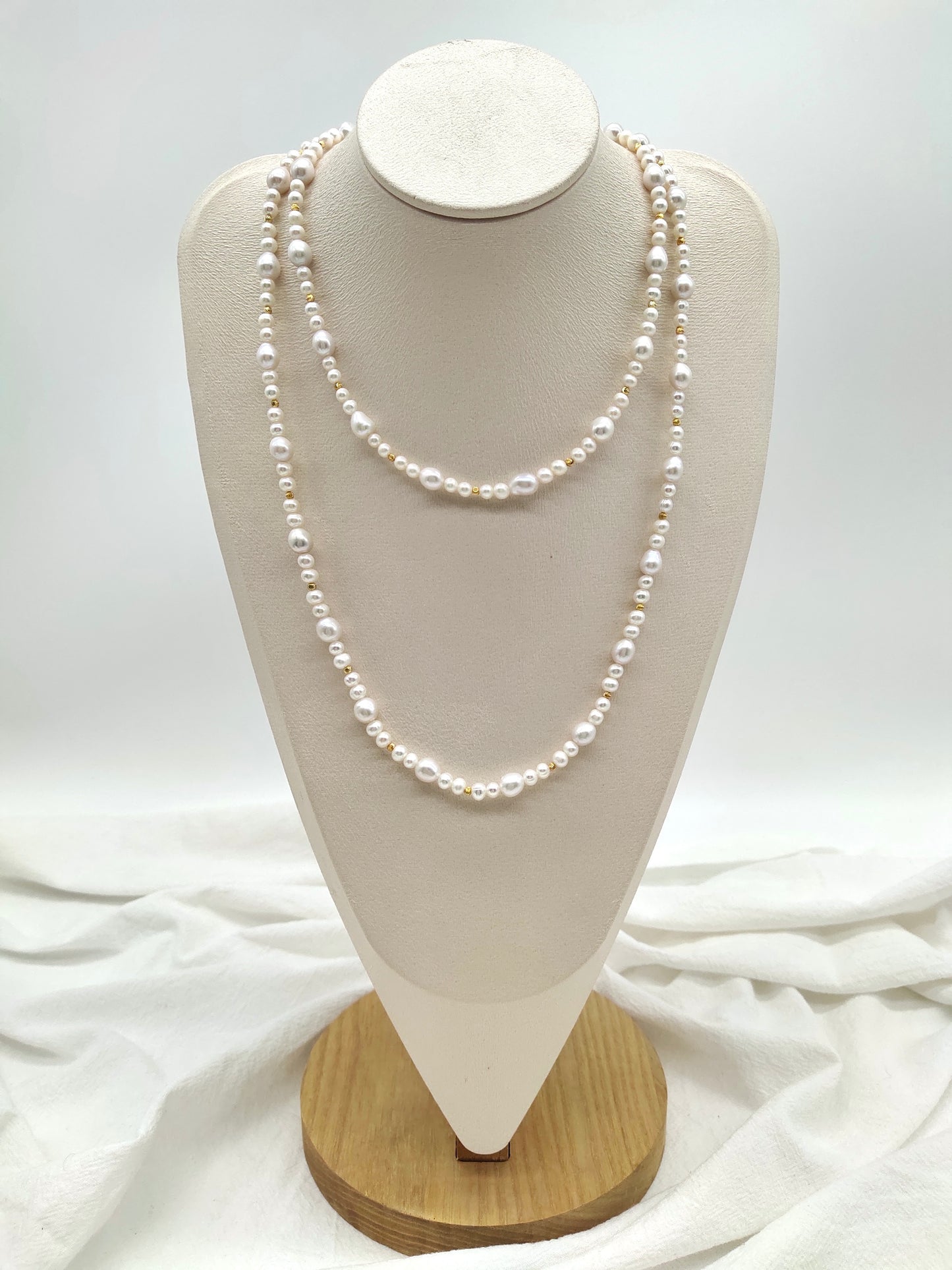 FRESHWATER PEARL WITH GOLD BEADS NECKLACE