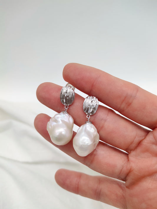 LIGHT CREAM COLOURS BAROQUE PEARL EARRINGS