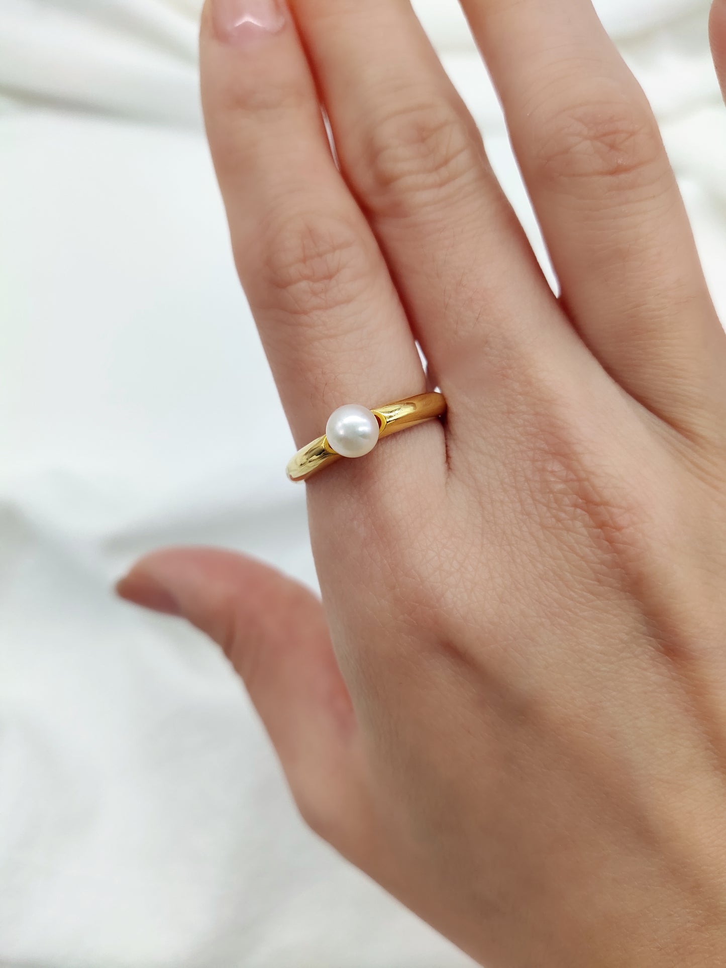 CLASSIC BUTTON SHAPE PEARL RING