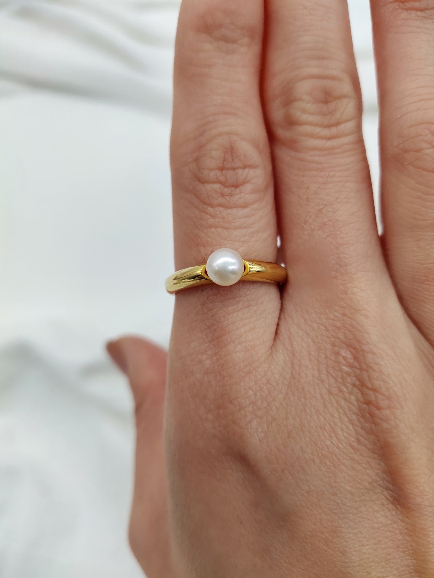 CLASSIC BUTTON SHAPE PEARL RING