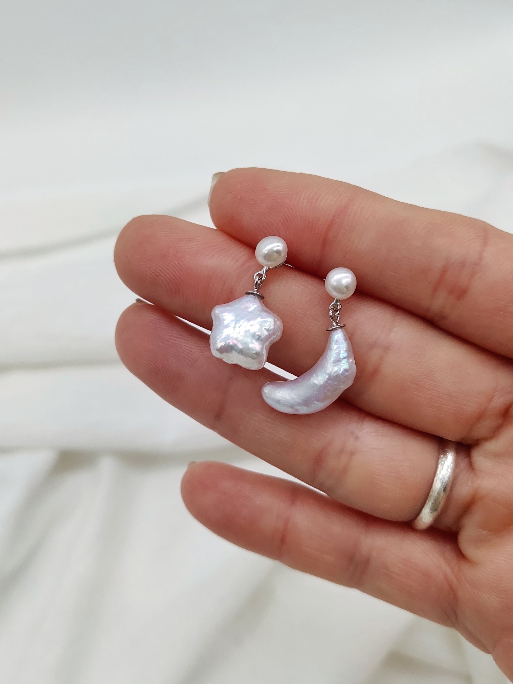 WHITE MOON & STAR PEARL EARRINGS