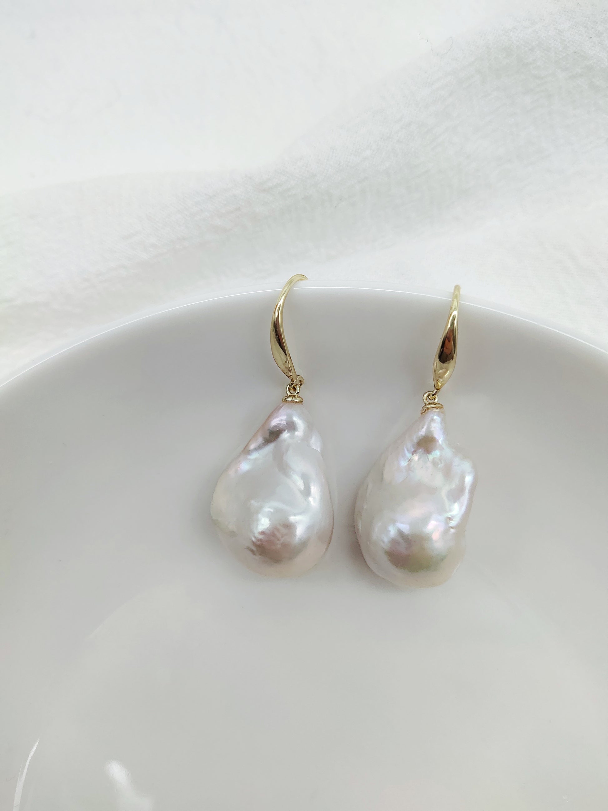 CLASSIC WHITE BAROQUE PEARL EARRINGS