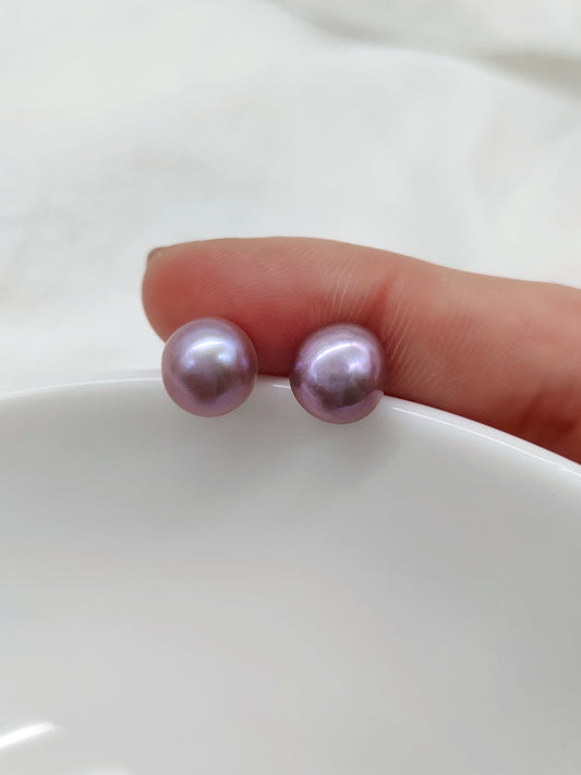 NATURAL PINK BUTTON PEARL STUD EARRINGS